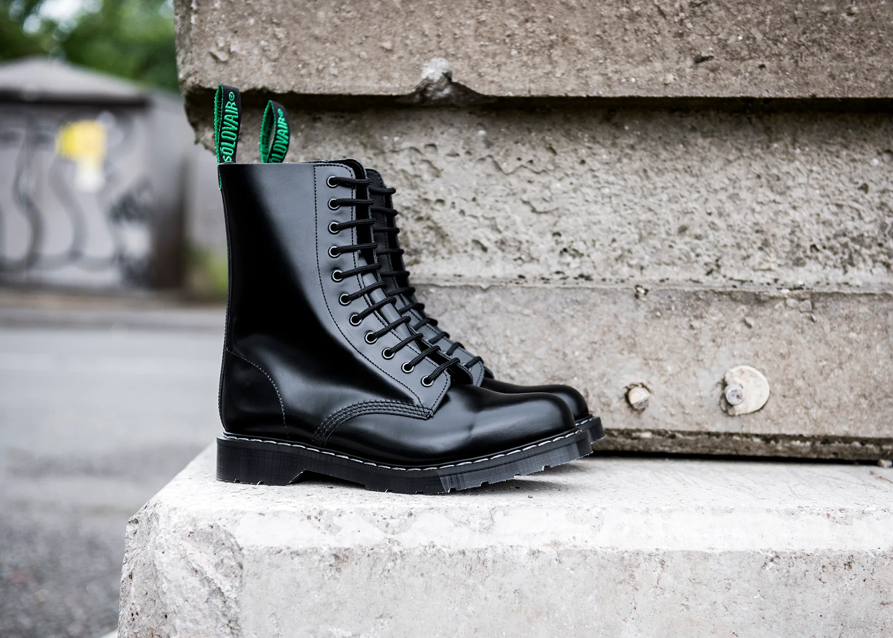 Black Hi-Shine 11 Eye Derby Boot - Image 5
